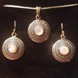 Mother of Pearl Necklace Set